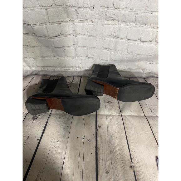 Women's COLE HAAN Black Leather Ankle Boots Size 7 B - Picture 4 of 5